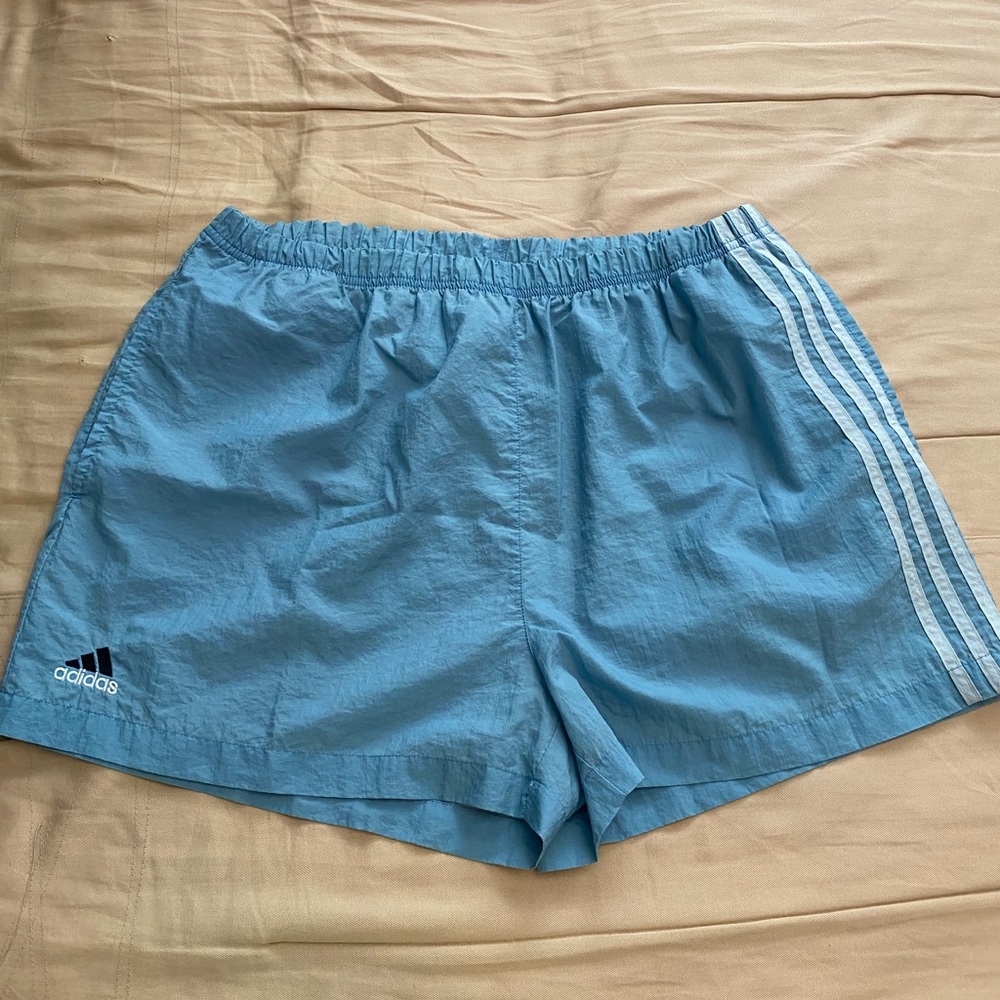 Men’s vintage 90’s baby blue shorts size large
